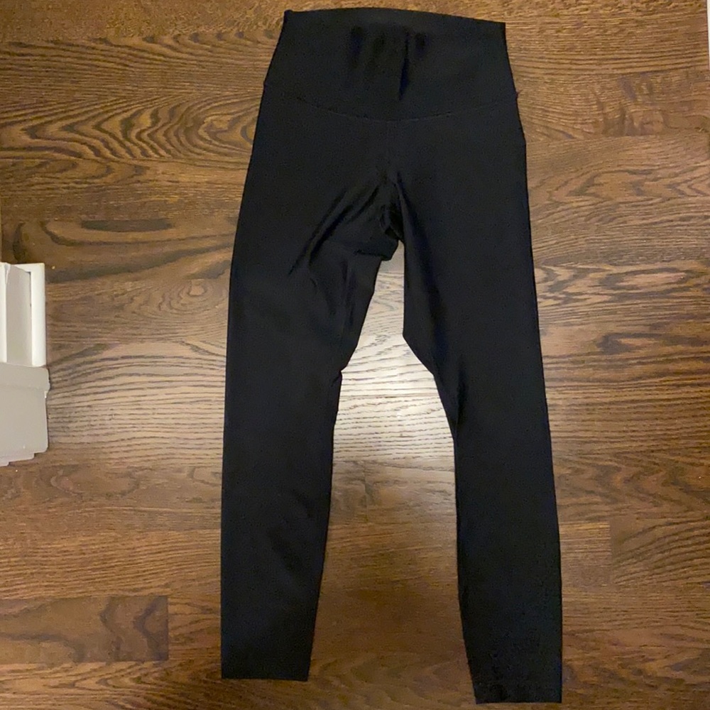 Lululemon black shine tight size 6